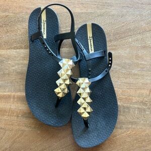 Ipanema sandals size 6